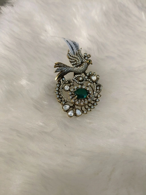 Mossinite Pendent - Japanese Laurel, Vz