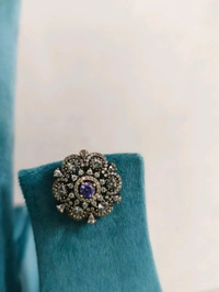Victorian Studs - violet, vz