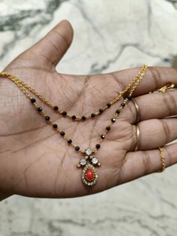 2922 Black Beads With Victorian Pendent  - vz