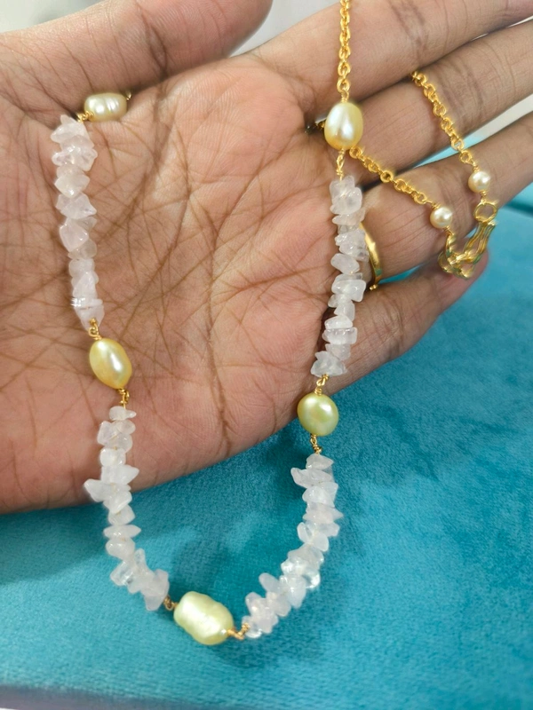 Russian Beads And Real Pearls Neck Chain - Pigment Indigo, VZ