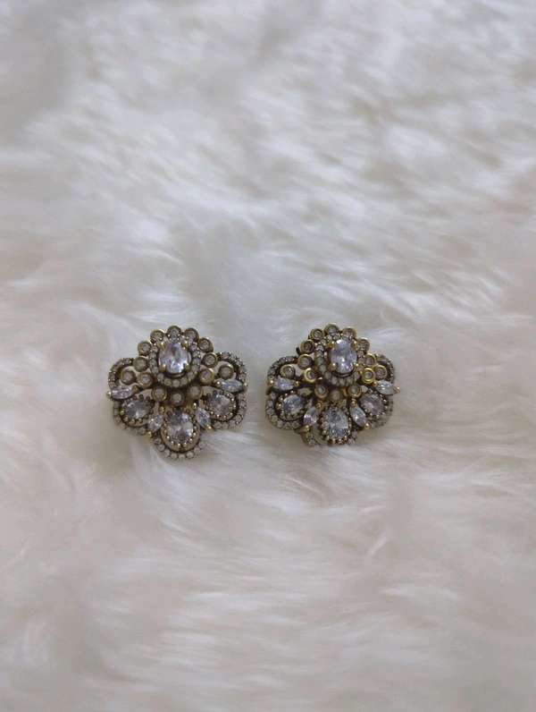 Victorian Studs - White