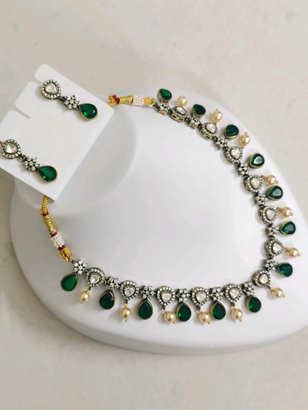 victorian neckpiece - Green, HD