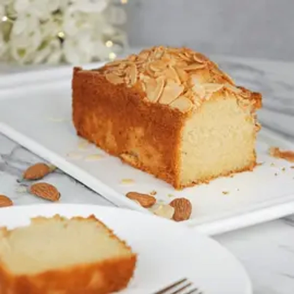 Creme Castle Vanilla Almond Slice Cake - 200 gm - 200 gm