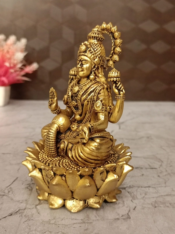 Brass Fine Art Lakshmi Sitting On Lotus Statue