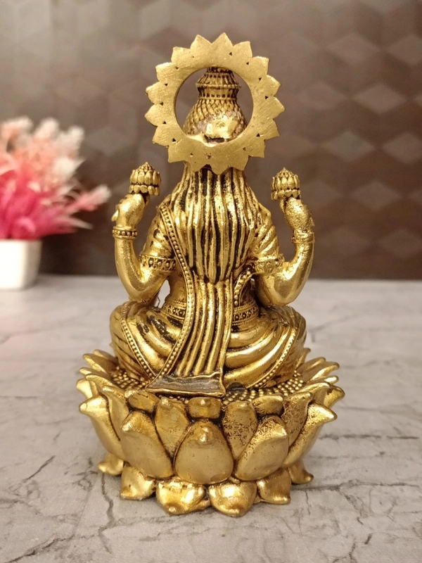 Brass Fine Art Lakshmi Sitting On Lotus Statue