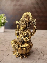Brass Fine Art Ganesha Sitting On Lotus Base idol 