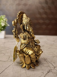 Brass Fine Art Ganesha Sitting On Lotus Base idol 