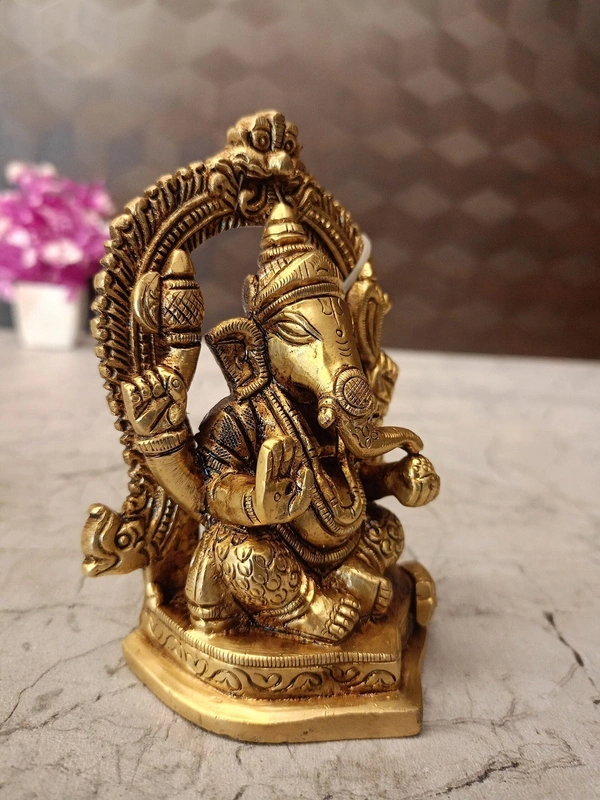 Brass Arch Ganesha Statue For Pooja And Offices / Pure Antique and handicraft Idol 