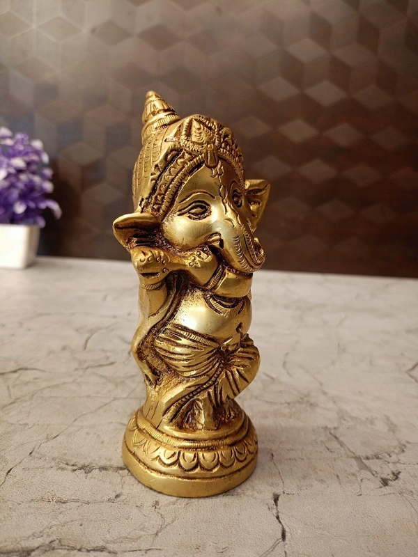 Brass Baby Ganesha Idol / Antique And Handicraft Statue , New Beginnings and Auspiciousness