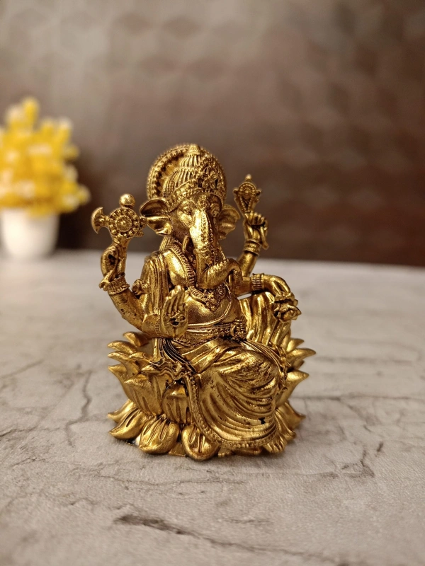 DecorsOne Brass Fine art Lotus Ganesha Idol 2.5″