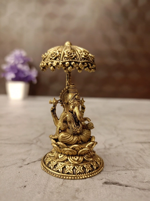 DecorsOne Brass Fine art Lotus Ganesha with an Umberalla 2.5″