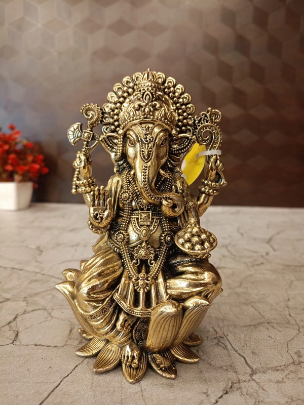 Brass Fine Art Ganesha Sitting On Lotus Idol For Pooja 