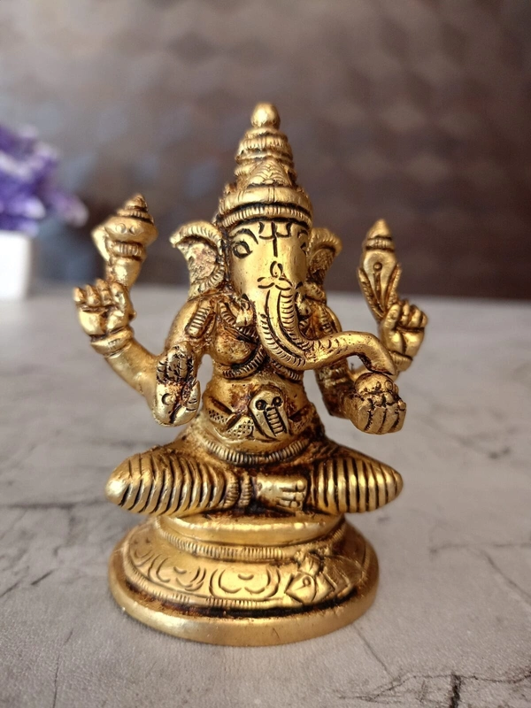 DecorsOne  Brass Ganesha Statue Good For Home / Bring Home Divine And Blessings 3.5"