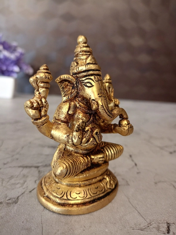 DecorsOne  Brass Ganesha Statue Good For Home / Bring Home Divine And Blessings 3.5"