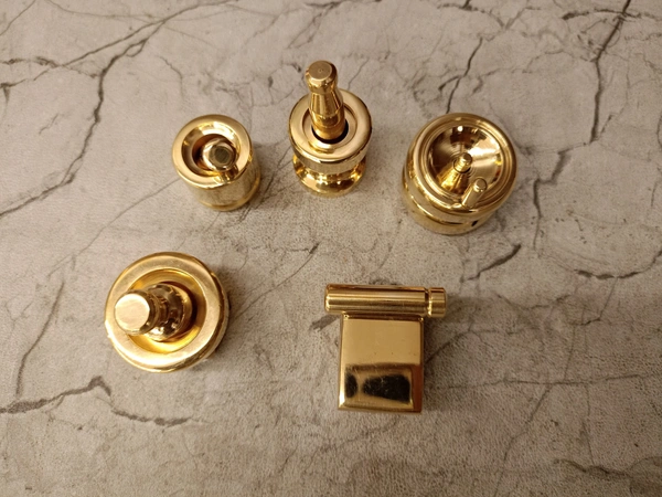 DecorsOne Brass Gowramma Set 1.5"