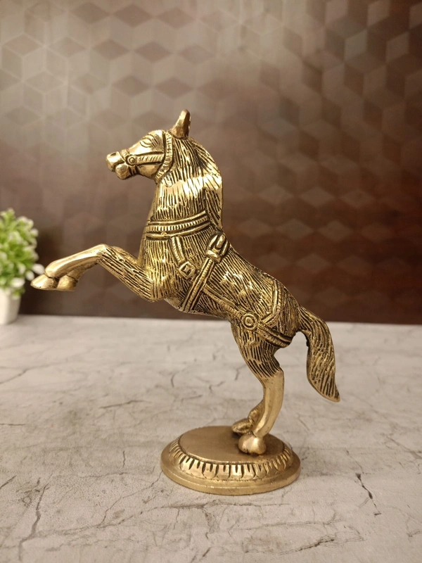 DecorsOne Brass Horse Statue 7″