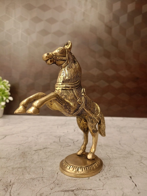 DecorsOne Brass Horse Statue 7″