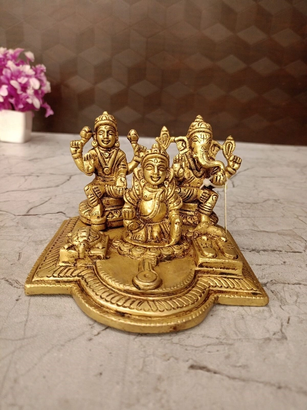 Brass Lakshmi, Kuberar, Gnaesha With Tortoise Idol / Antique And Handicraft Idol 