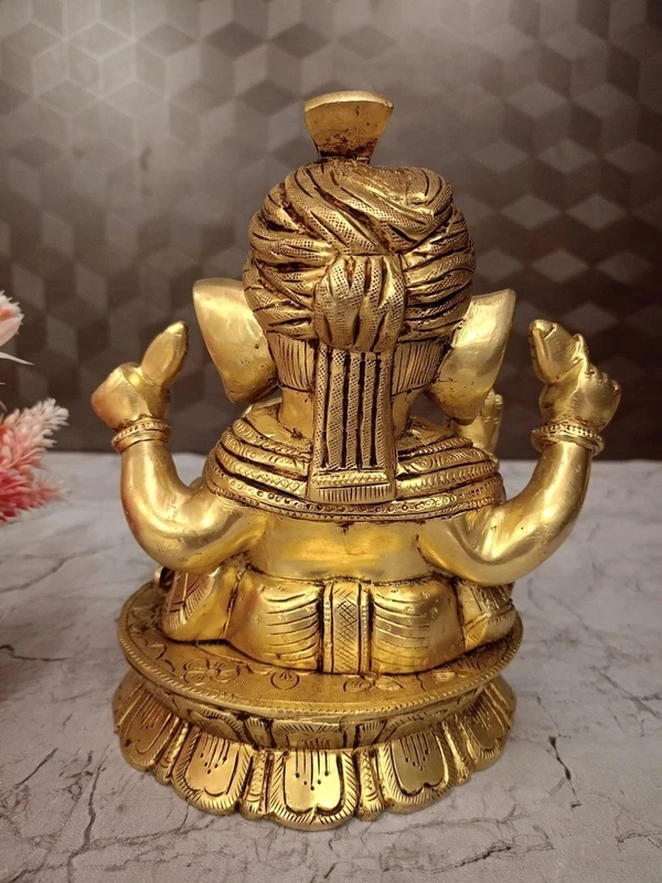 DecorsOne Brass Pagadi Gnaesha Idol 8"