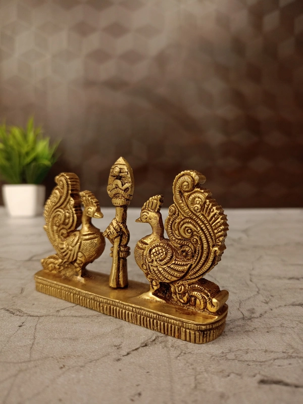 DecorsOne Brass Vel with Two Peacock Idol 2.5″