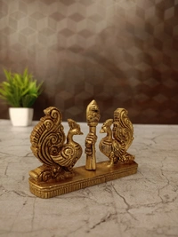 DecorsOne Brass Vel with Two Peacock Idol 2.5″
