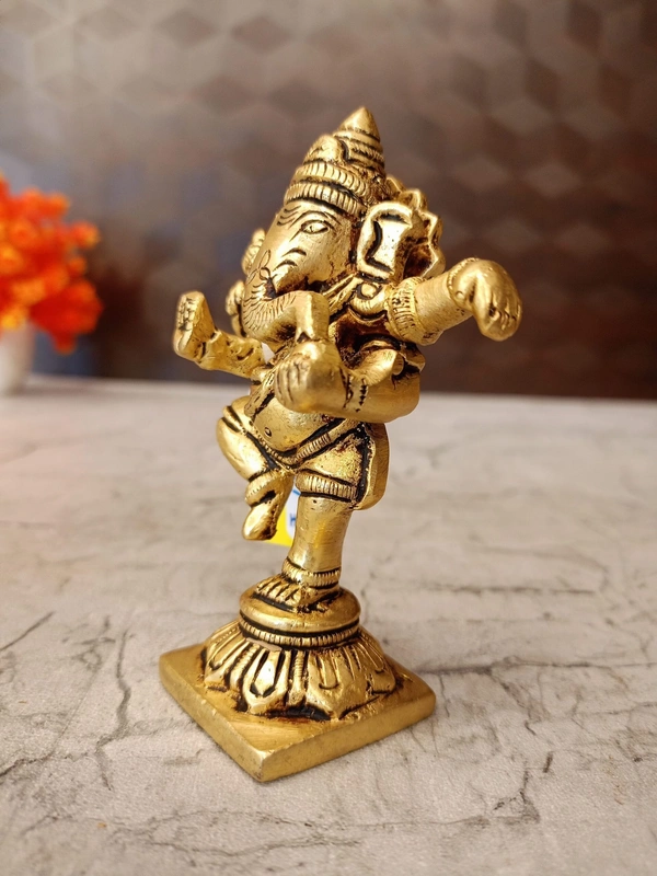 DecorsOne Brass Rathna ganesha Statue / Embrace the Divine Rhythm of Joy with Our Brass Dancing Ganesha Idol