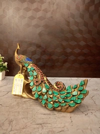 DecorsOne Brass Peacock Idol Stone Finish 8''