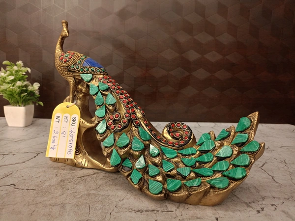 DecorsOne Brass Peacock Idol Stone Finish 8''