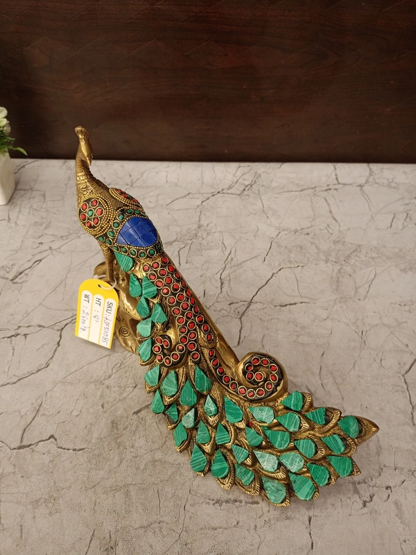 DecorsOne Brass Peacock Idol Stone Finish 8''