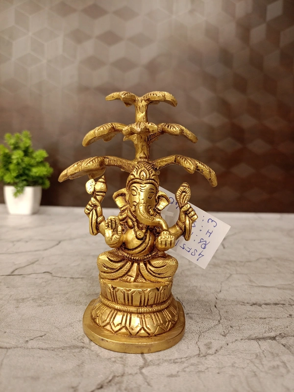 DecorsOne Brass Ganesha Sitting Under The Tree 5.5”