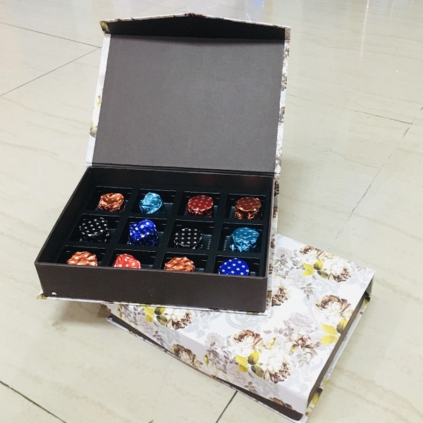 Premium Magnetic Box - white, peach 
