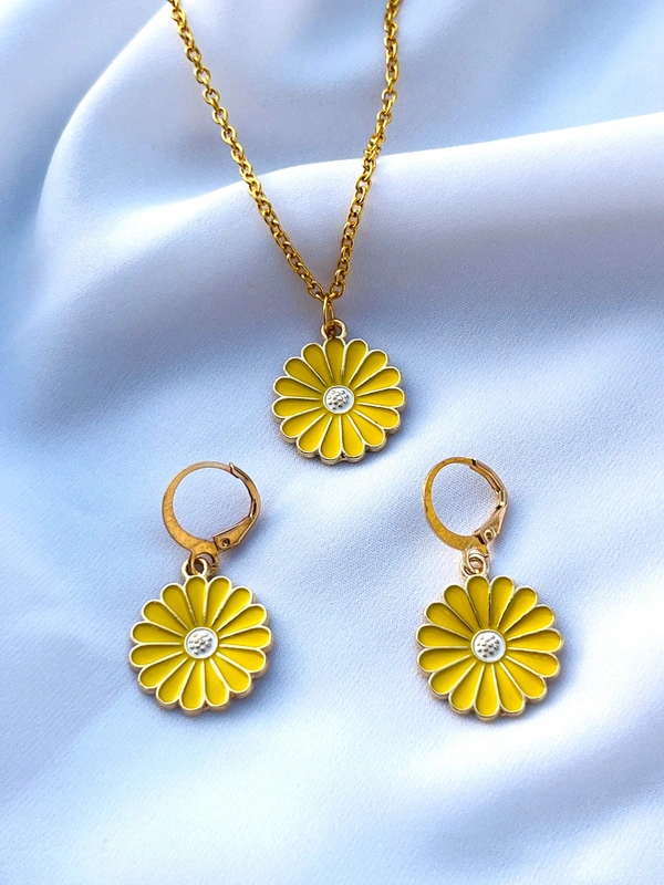 Daisy Pendant With Hoop Earrings For Girls And Women - Free, Yellow