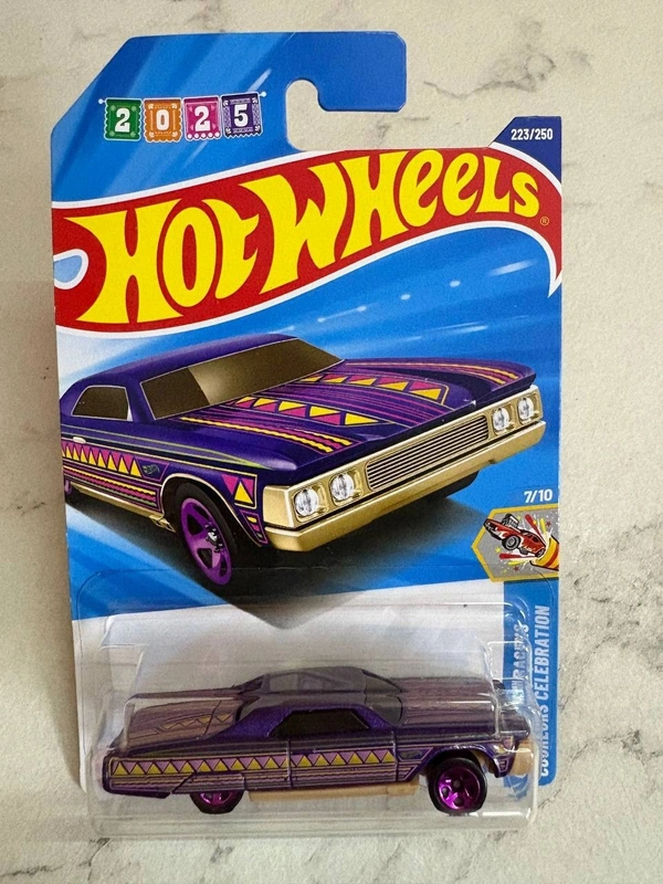 Hot Wheels 1:64 Scale | LAYIN' LOWRIDER | Celebration Racers | Purple | Case M | 223/250