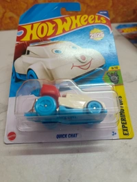 Hot Wheels 1:64 Scale | QUICK CHAT | Experimotors | White | Case L&M | 216/250