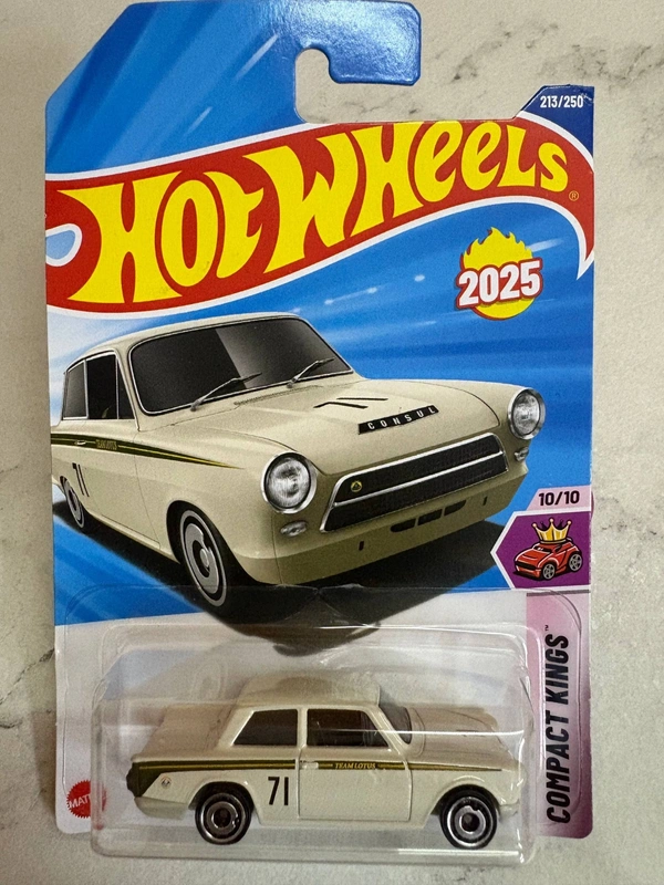 Hot Wheels 1:64 Scale | LOTUS CORTINA | Compact Kings | White | Case L&M | 213/250