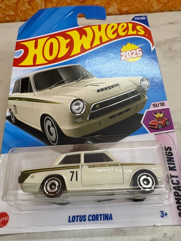 Hot Wheels 1:64 Scale | LOTUS CORTINA | Compact Kings | White | Case L&M | 213/250