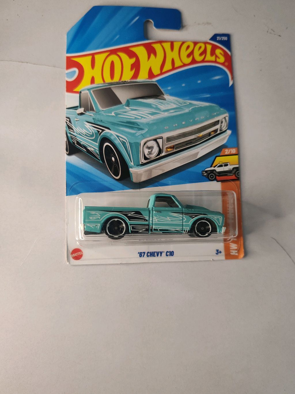 Hot Wheels 1:64 Scale |  19 CHEVY SILVERADO TRAIL BOSS LT | HW