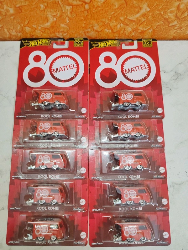 Ultimate Throwback: Limited Edition Hot Wheels 80th Anniversary VW Kool Kombi – Metal Collectible with Real Riders® & Ruby Red Deco