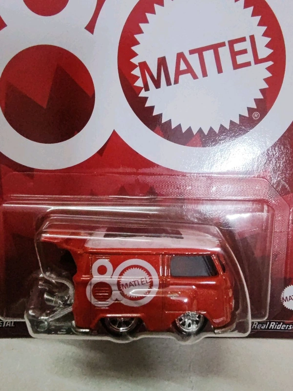 Ultimate Throwback: Limited Edition Hot Wheels 80th Anniversary VW Kool Kombi – Metal Collectible with Real Riders® & Ruby Red Deco