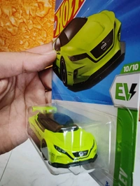 HOTWHEELS Hot Wheels 1:64 Scale | NISSAN LEAF NISMO | EV | 10/10 |Treasure Hunt | 168/250