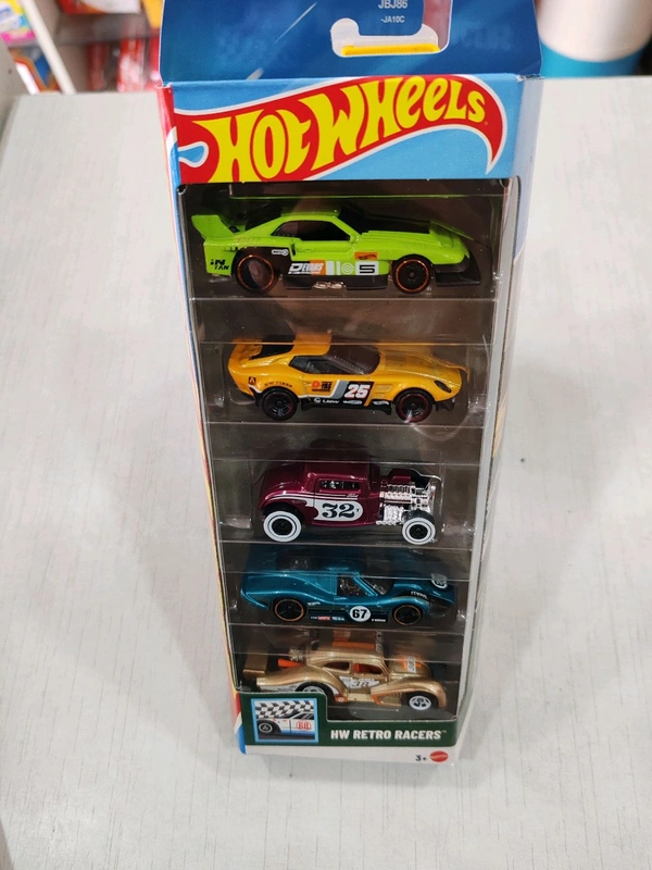 Hot Wheels RETRO RACERS Pack of 5 ( EL SEGUNDO COUPE | GT-SCORCHER | 32 FORD | VOLKSWAGEN KAFER RACER | 1967 FORD GT40 MK.IV )