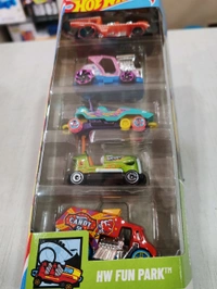 Hot Wheels HW FUN PARK  Pack of 5 ( BUMP AROUND™ | LOOPSTER™ | COOL-ONE | LOCO MOTORIN' | TEE'D OFF 2)
