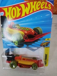 HOTWHEELS Hot Wheels 1:64 Scale | STREET WIENER | Fast Foodie | RED | 1/5 | 85/250