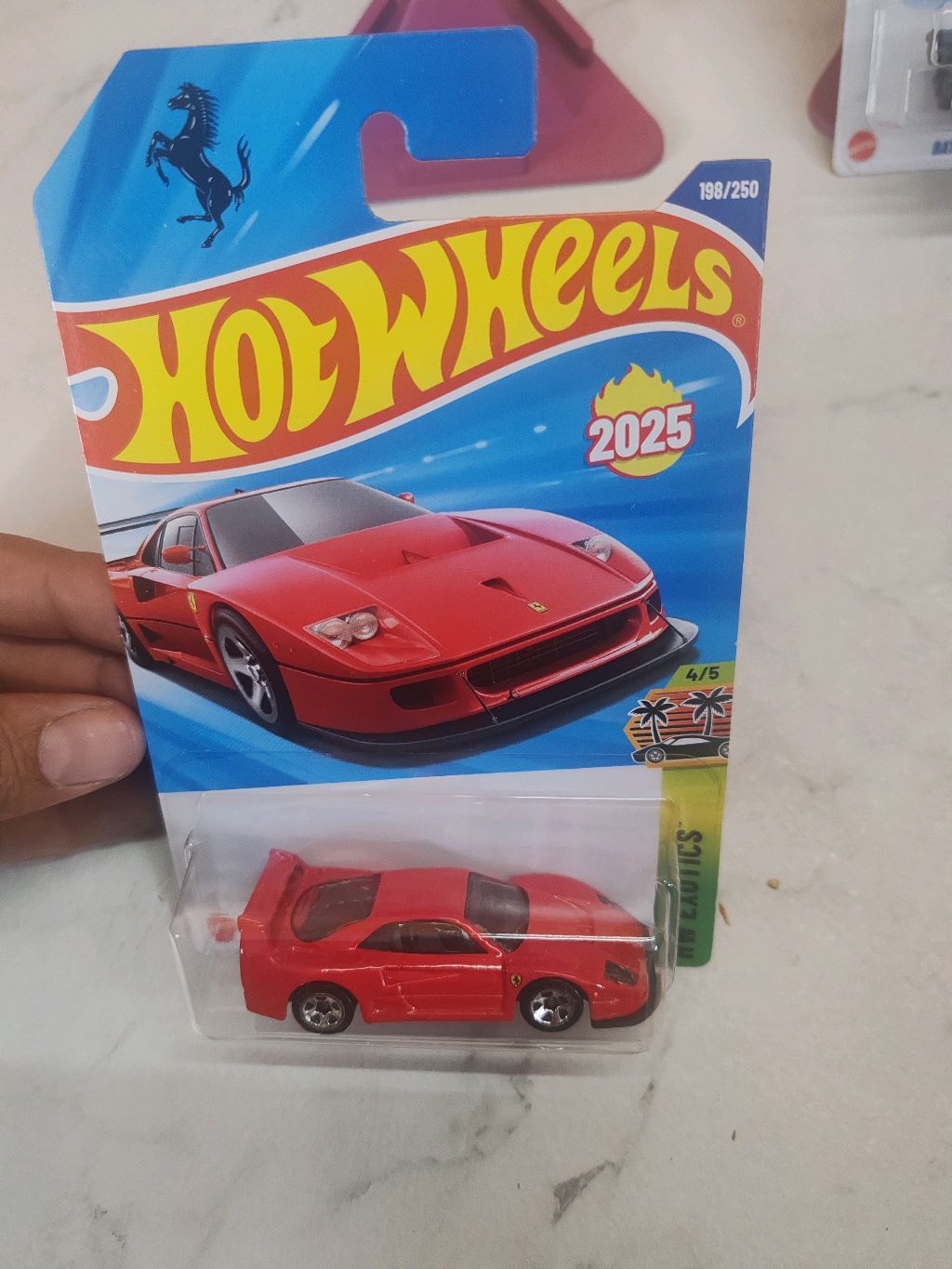 Hot Wheels F40 赤ミニカー Buy Hot wheels 1:18 60th Ferrari F40 Red Online at Low