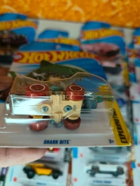 Hot Wheels 1:64 Scale | SHARK BITE | Experimotors | Green | Case M | 229/250 Treasure Hunt