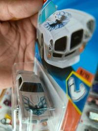 Hot Wheels 1:64 Scale | '73 PONTIAC FIREBIRD | Muscle Mania | White | Case M | 230/250