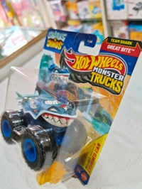 GREAT BITE | SHARKS VS. DINOS | TEAM SHARK | HOT WHEELS MONSTER TRUCKS 1:64 SCALE | FYJ44
