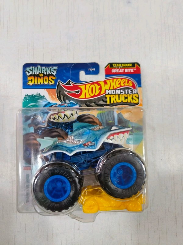 GREAT BITE | SHARKS VS. DINOS | TEAM SHARK | HOT WHEELS MONSTER TRUCKS 1:64 SCALE | FYJ44