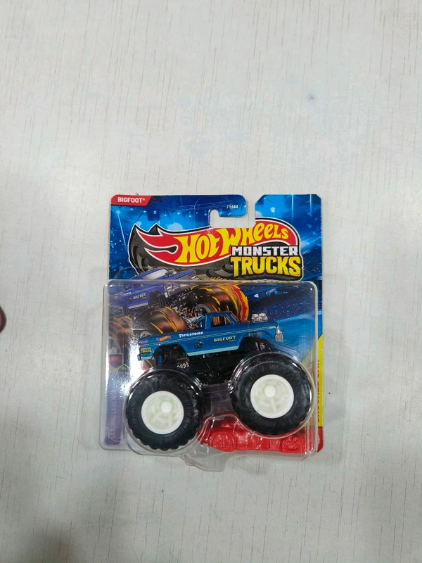 BIGFOOT | LEADING LEGENDS | HOT WHEELS MONSTER TRUCKS 1:64 SCALE | FYJ44