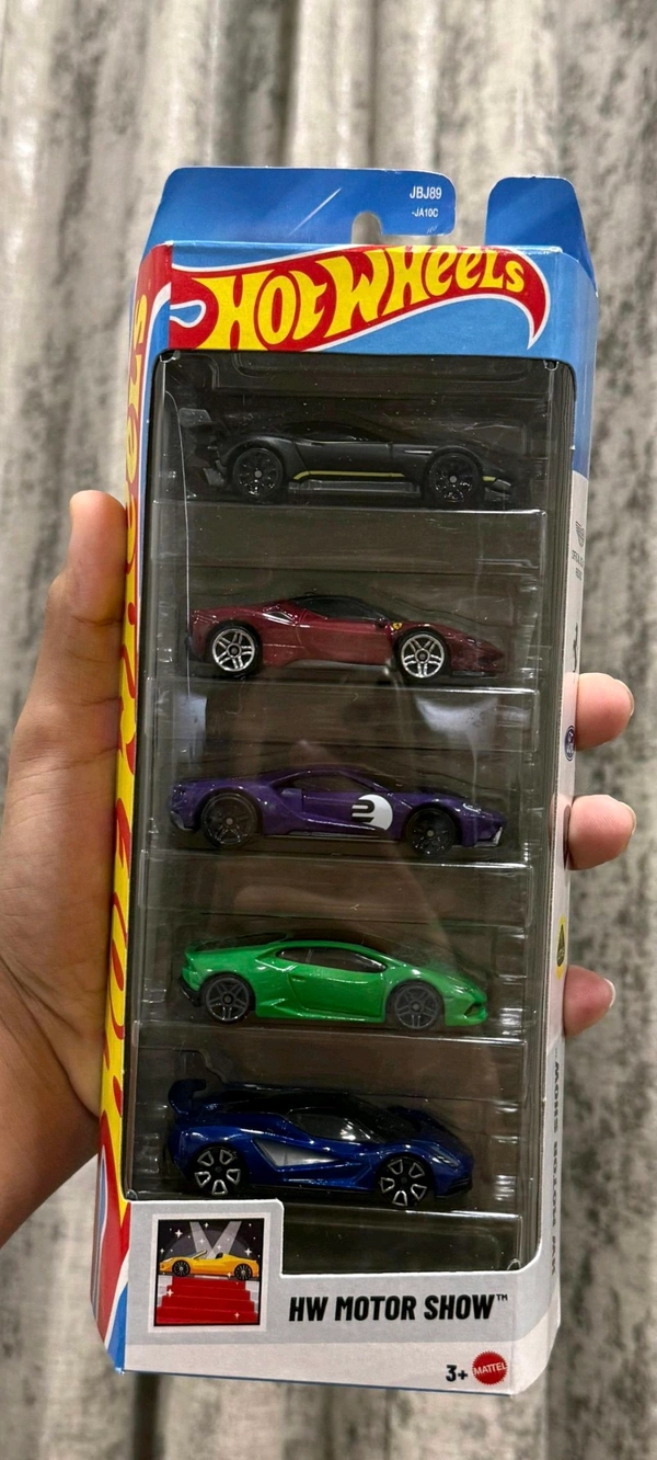 HOTWHEELS HW MOTOR SHOW Pack of 5 ( Aston Martin Vulcan | Ferrari Sf90 Stradale | 17 Ford GT | Lamborghini Huracán LP 610-4 | Lotus Evija 